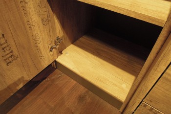 Шкаф для белья «Пилигрим» (Дуб Каньон светлый, Фон серый) в Новосибирске - mebel54.com | фото